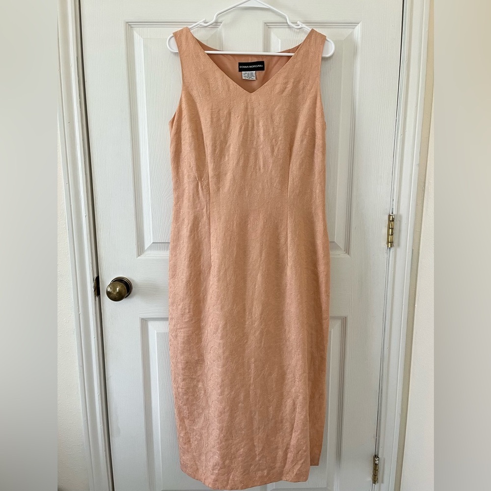 Donna Morgan Coral Sleeveless Midi Dress